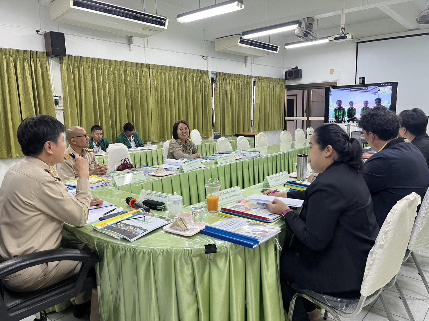 🤝พช.ฉะเชิงเทรา ร่วมการประชุมพิจารณาคัดเลือกวิสาหกิจชุมชนดีเด่น ระดับจังหวัด ประจำปี 2568