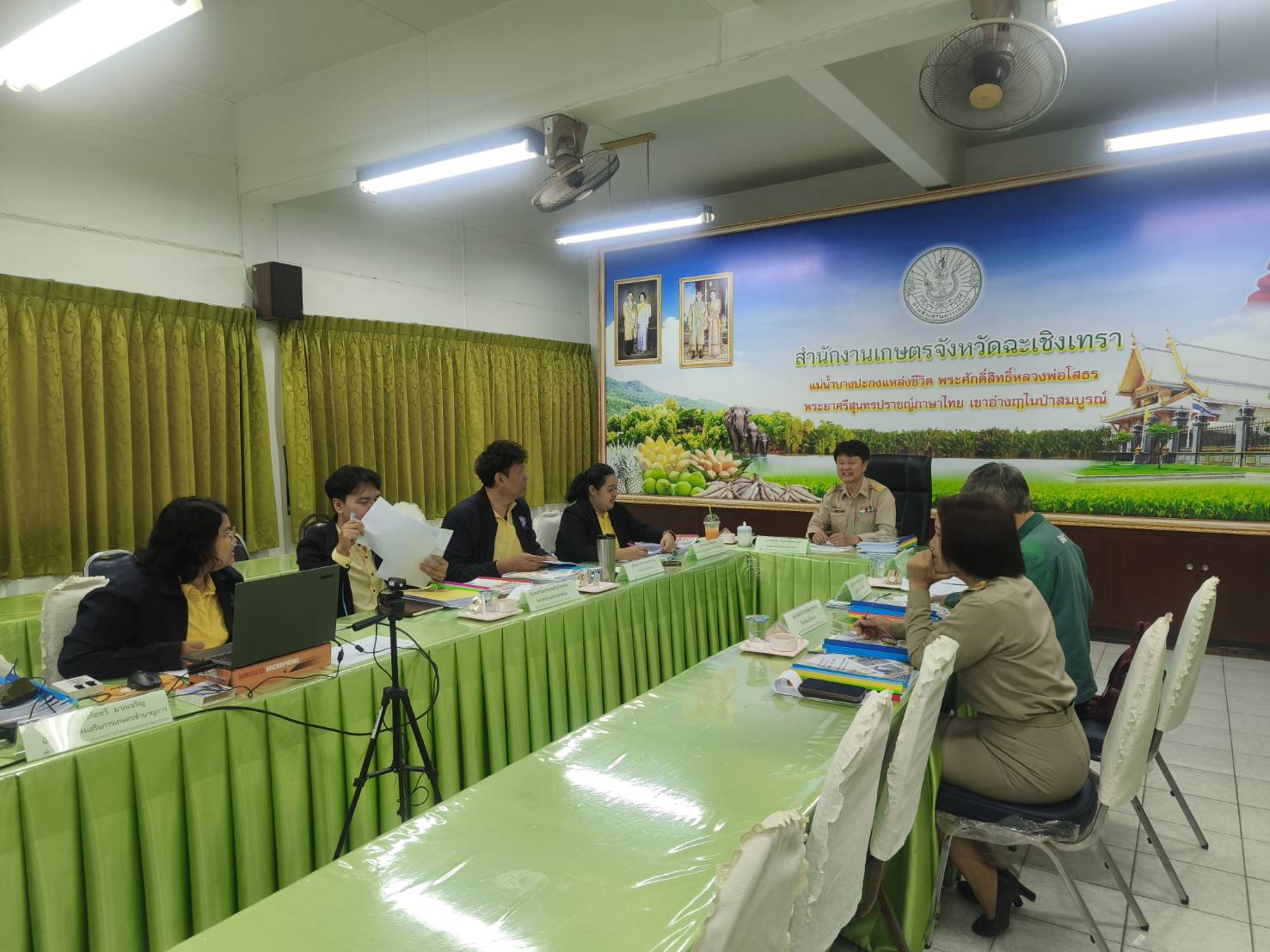 🤝พช.ฉะเชิงเทรา ร่วมการประชุมพิจารณาคัดเลือกวิสาหกิจชุมชนดีเด่น ระดับจังหวัด ประจำปี 2568