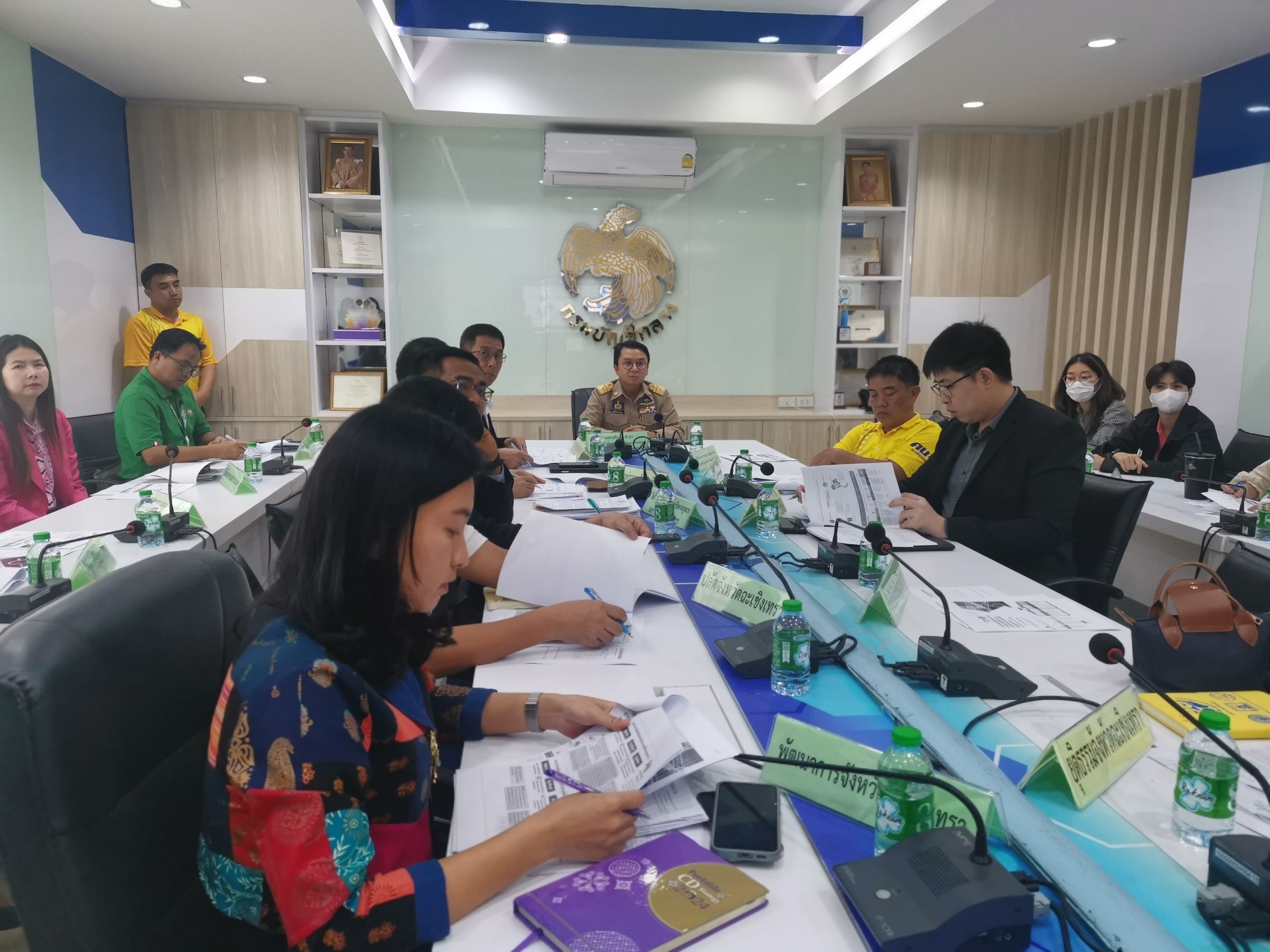 พช.ฉะเชิงเทรา ร่วมประชุมชี้แจงรายละเอียดการดำเนินงานนโยบายการจัดการปัญหาหนี้นอกระบบ