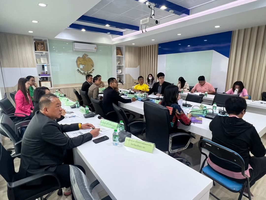 พช.ฉะเชิงเทรา ร่วมประชุมชี้แจงรายละเอียดการดำเนินงานนโยบายการจัดการปัญหาหนี้นอกระบบ
