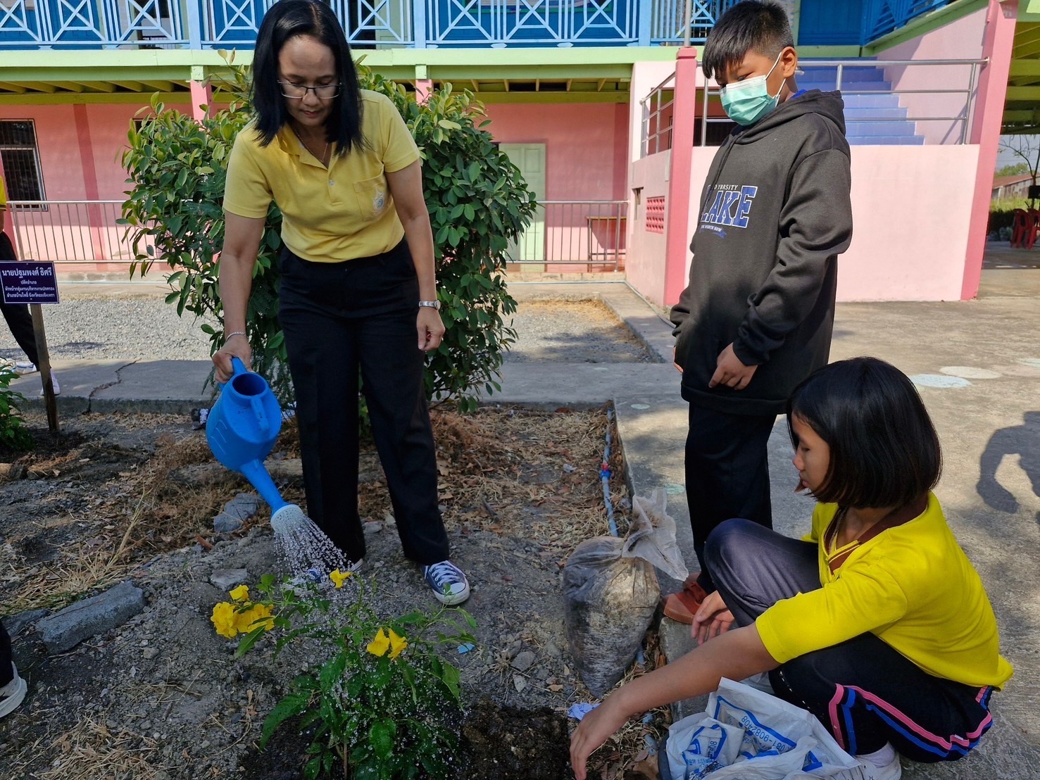 🍀☘️พช.ฉะเชิงเทรา ร่วมกิจกรรมปลูกจิตสำนึกการป้องกันการทุจริตและประพฤติมิชอบ บ้านหมู่ใหญ่ หมู่ที่ 3 ตำบลแสนภูดาษ อำเภอบ้านโพธิ์ จังหวัดฉะเชิงเทรา