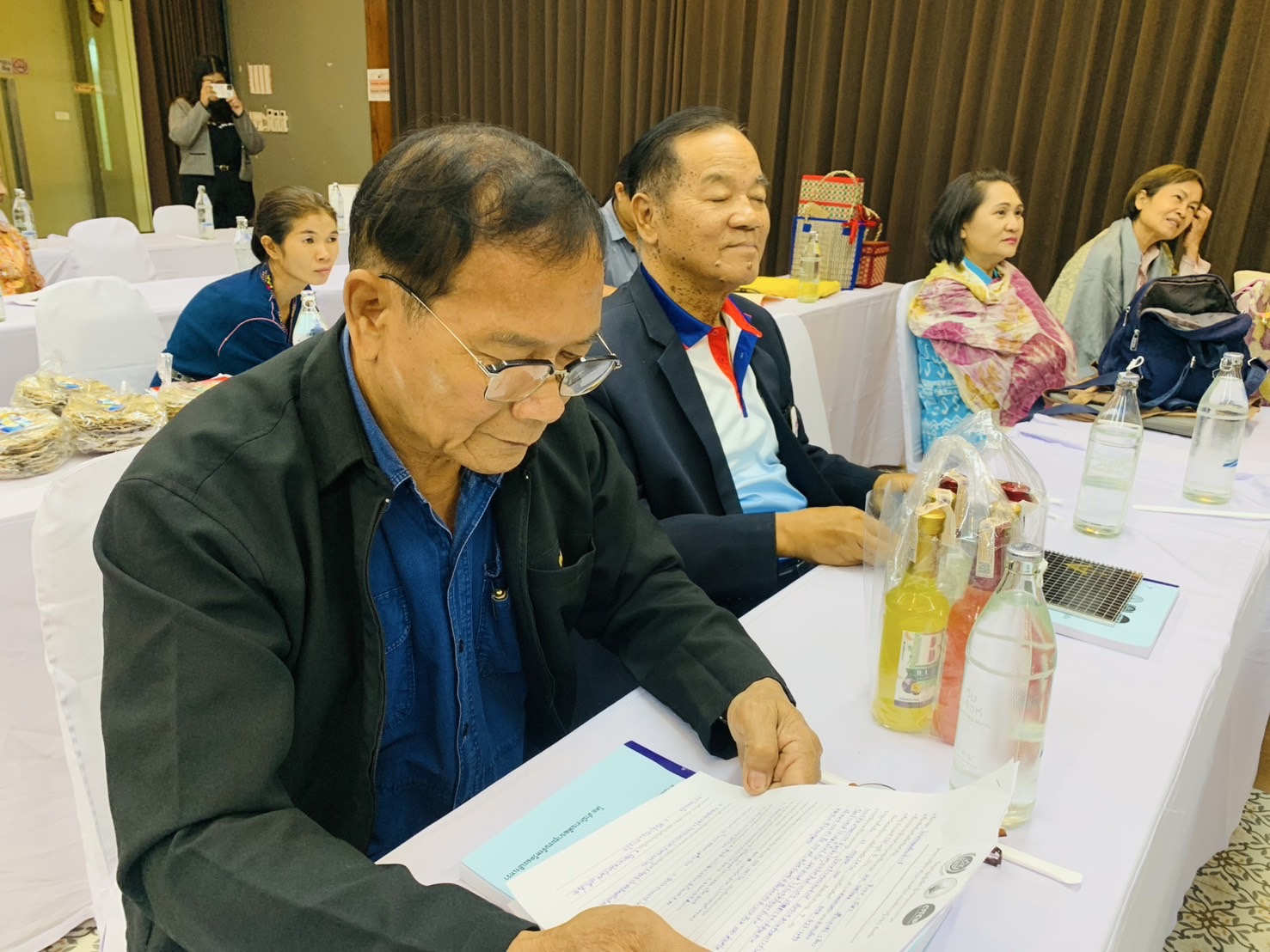 🕸️พช.ฉะเชิงเทรา ดำเนินโครงการพัฒนาศักยภาพเครือข่ายองค์ความรู้ (Knowledge Based OTOP : KBO) จังหวัด กิจกรรมประชุมเชิงปฏิบัติการให้ความรู้แก่ผู้ผลิต ผู้ประกอบการ OTOP (วันที่สอง)