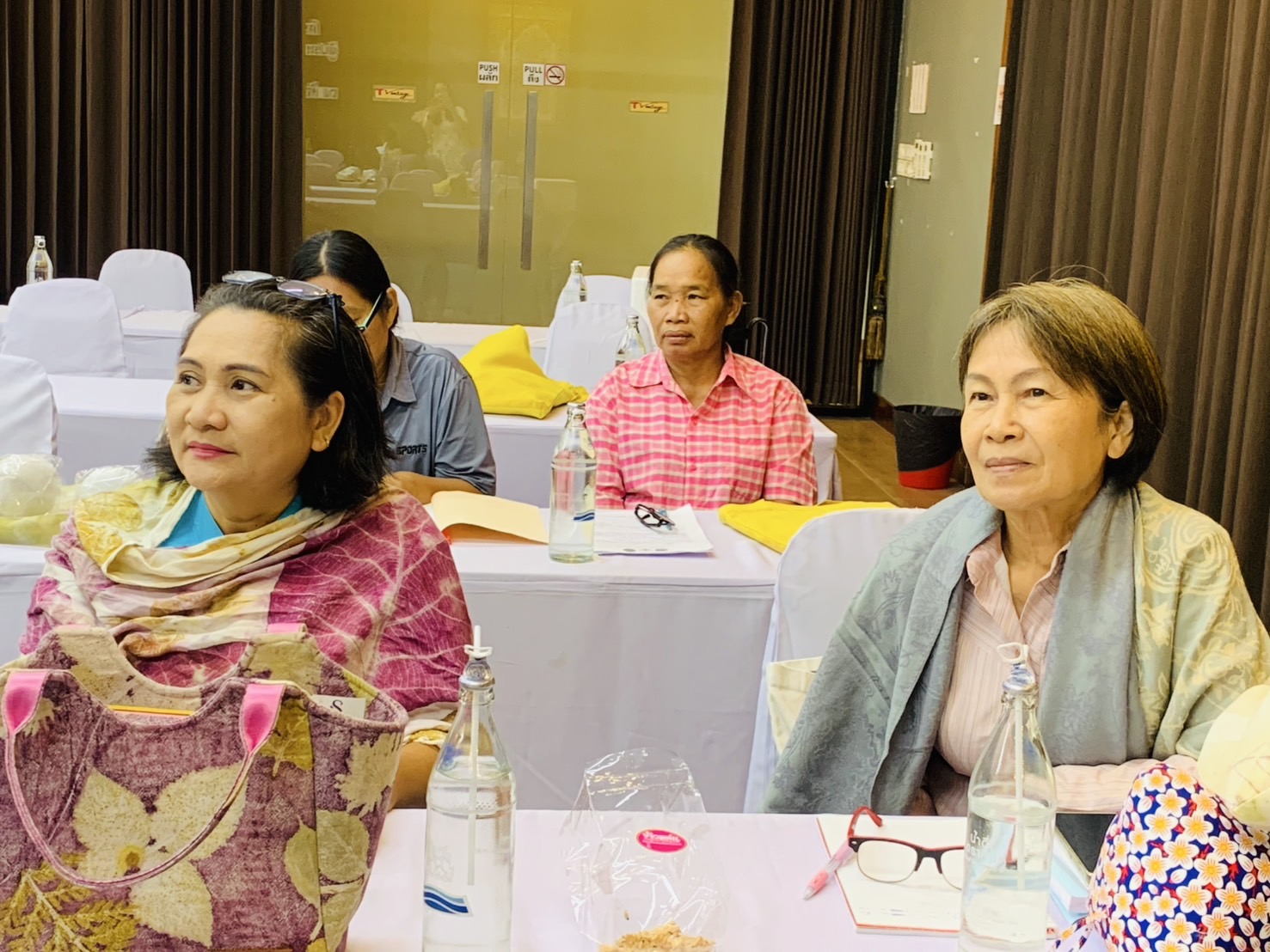 🕸️พช.ฉะเชิงเทรา ดำเนินโครงการพัฒนาศักยภาพเครือข่ายองค์ความรู้ (Knowledge Based OTOP : KBO) จังหวัด กิจกรรมประชุมเชิงปฏิบัติการให้ความรู้แก่ผู้ผลิต ผู้ประกอบการ OTOP (วันที่สอง)