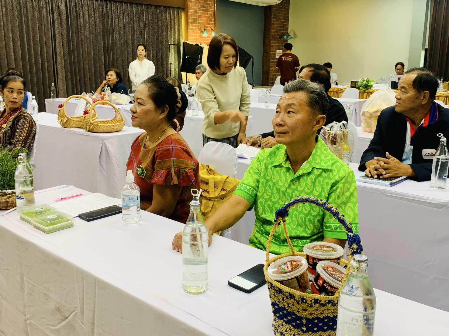 🕸️พช.ฉะเชิงเทรา ดำเนินโครงการพัฒนาศักยภาพเครือข่ายองค์ความรู้ (Knowledge Based OTOP : KBO) จังหวัด กิจกรรมประชุมเชิงปฏิบัติการให้ความรู้แก่ผู้ผลิต ผู้ประกอบการ OTOP (วันที่สอง)