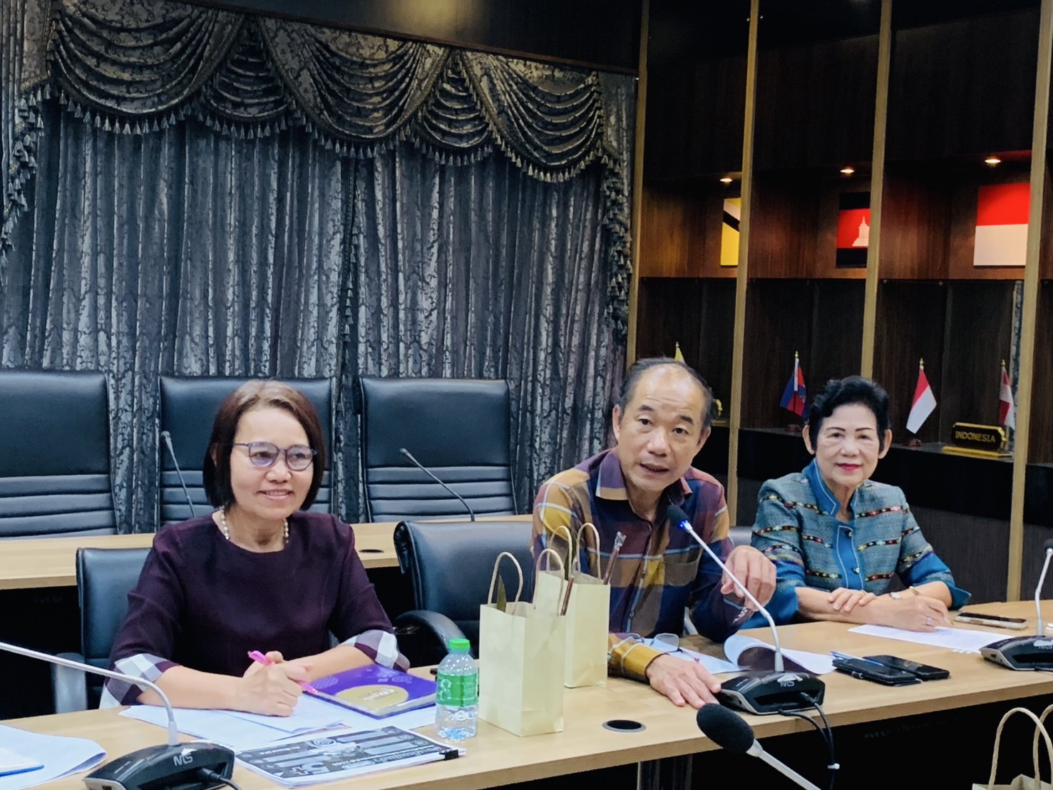 🤝พช.ฉะเชิงเทรา ผสานพลังคณะกรรมการเครือข่ายกลุ่มอาชีพ ผู้ผลิต และผู้ประกอบการ หนึ่งตำบล หนึ่งผลิตภัณฑ์ ระดับจังหวัด และคณะกรรมการบริษัท ประชารัฐรักสามัคคีฉะเชิงเทราฯ ขับเคลื่อนงานหนึ่งตำบล หนึ่งผลิตภัณฑ์ จังหวัดฉะเชิงเทรา ประจำปีงบประมาณ พ.ศ. 2568