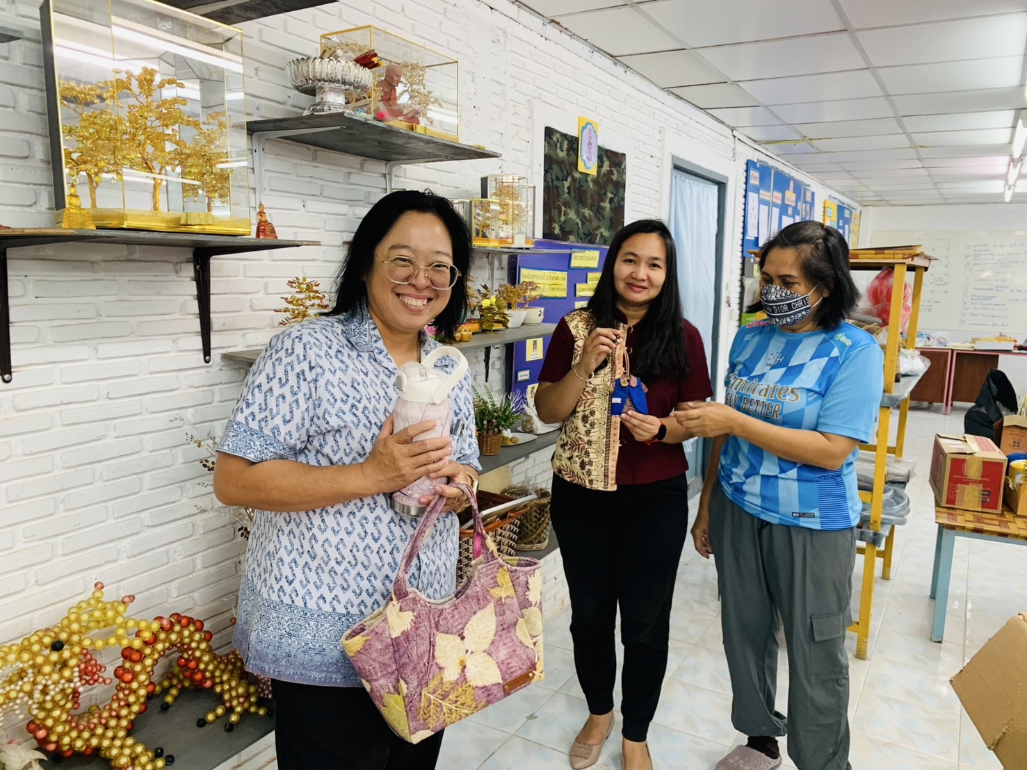 💃พช. ฉะเชิงเทรา ลงพื้นที่ติดตามผลการขับเคลื่อนโครงการ “ผ้าไทยใส่ให้สนุก”