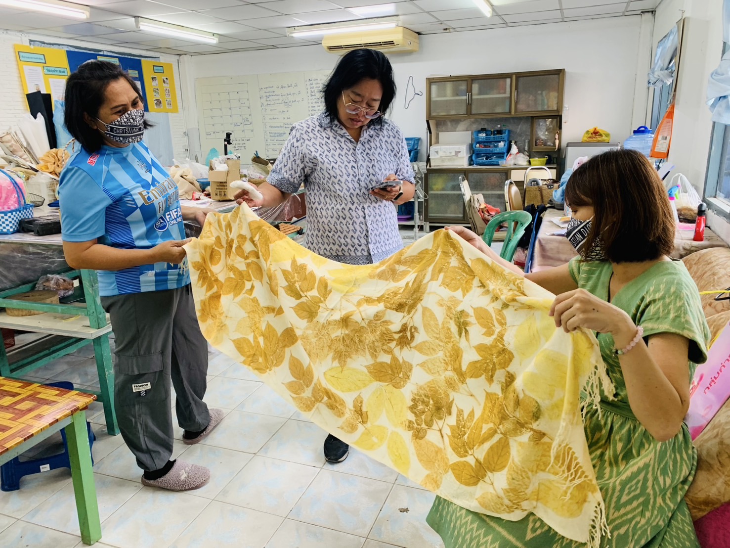 💃พช. ฉะเชิงเทรา ลงพื้นที่ติดตามผลการขับเคลื่อนโครงการ “ผ้าไทยใส่ให้สนุก”