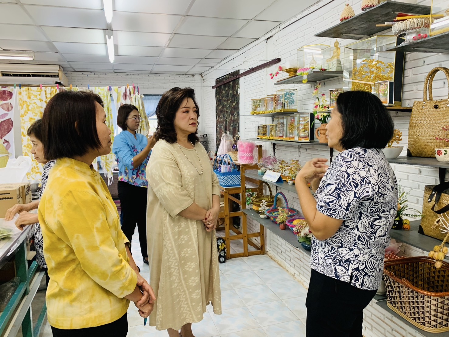 💃พช. ฉะเชิงเทรา ขับเคลื่อนโครงการ “ผ้าไทยใส่ให้สนุก”