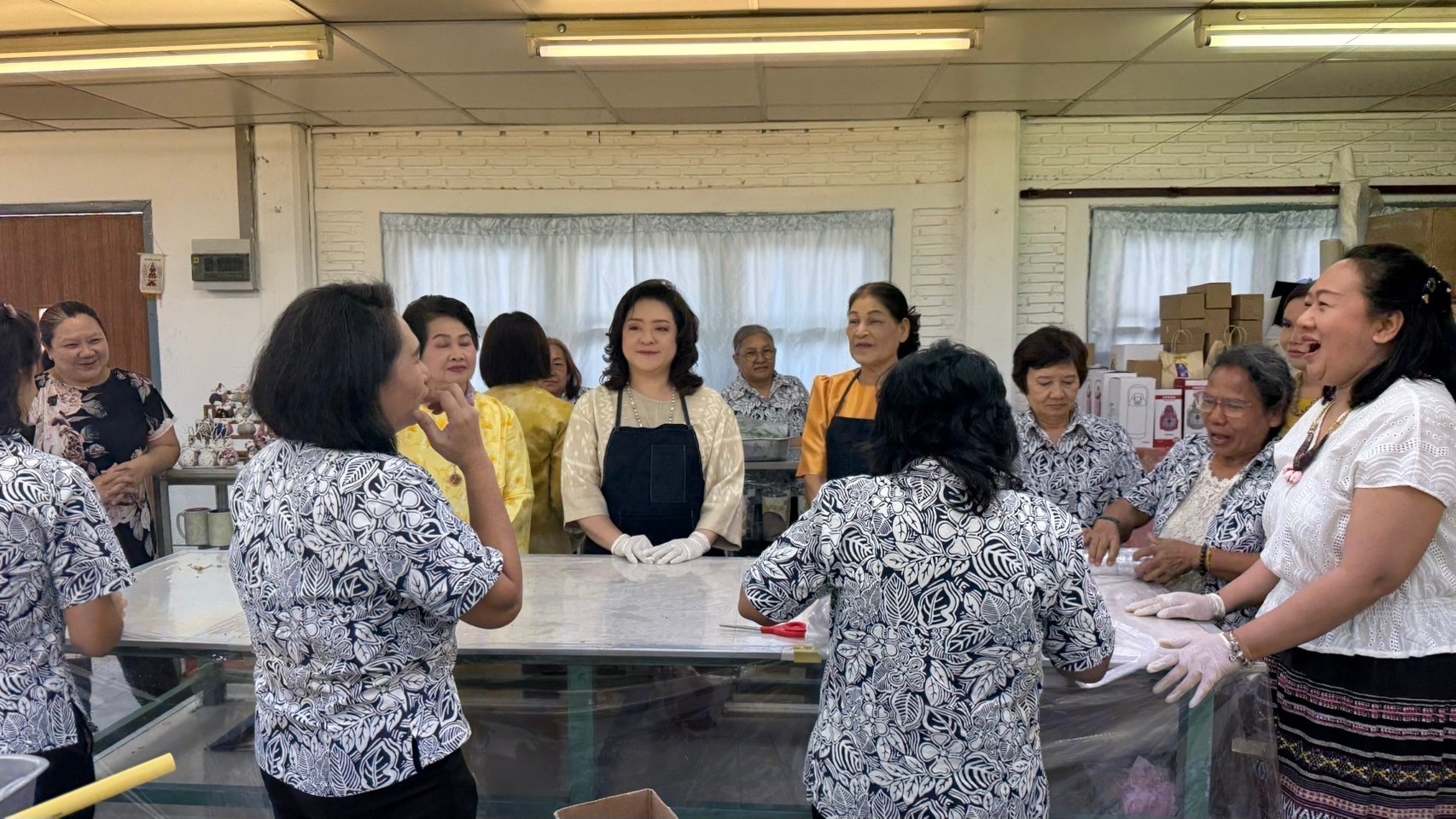 💃พช. ฉะเชิงเทรา ขับเคลื่อนโครงการ “ผ้าไทยใส่ให้สนุก”