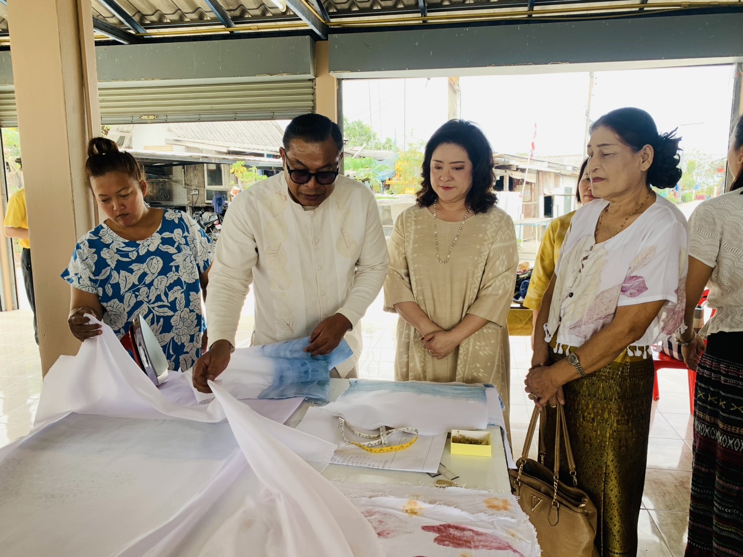 💃พช. ฉะเชิงเทรา ขับเคลื่อนโครงการ “ผ้าไทยใส่ให้สนุก”