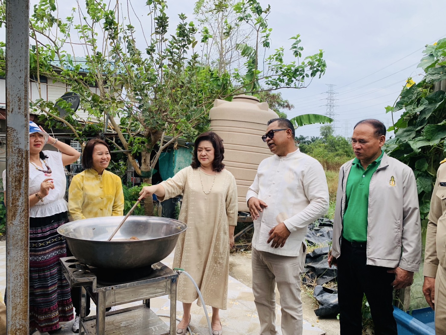 💃พช. ฉะเชิงเทรา ขับเคลื่อนโครงการ “ผ้าไทยใส่ให้สนุก”