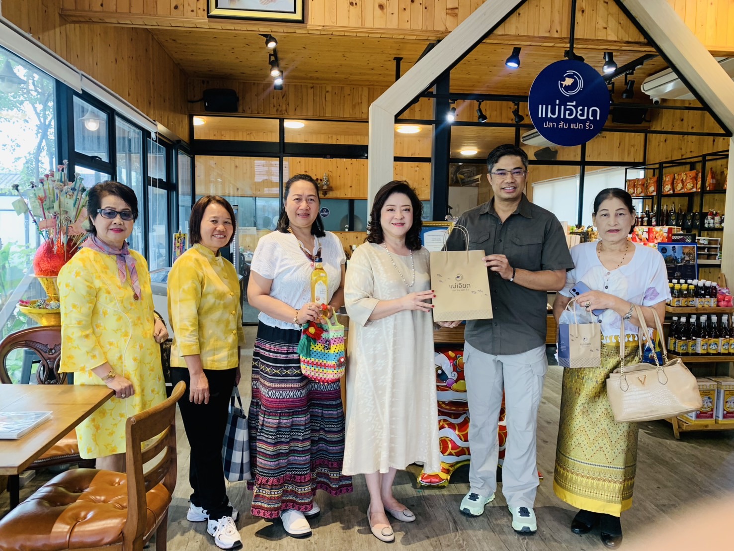 🐠พช. ฉะเชิงเทรา เยี่ยมชมและให้กำลังใจผู้ผลิตผู้ประกอบการ OTOP