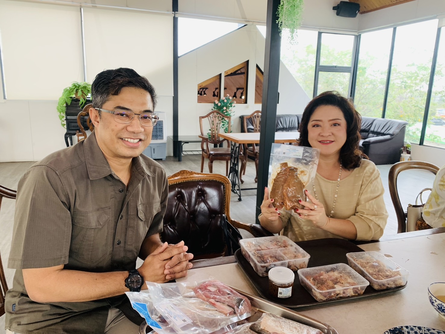 🐠พช. ฉะเชิงเทรา เยี่ยมชมและให้กำลังใจผู้ผลิตผู้ประกอบการ OTOP