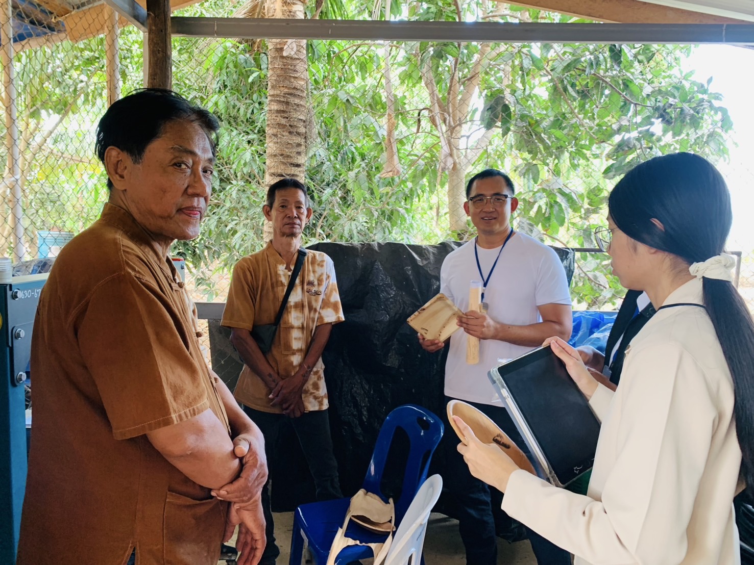 พช. ฉะเชิงเทรา สนับสนุนการดำเนินโครงการพัฒนาข้าราชการพลเรือนสามัญที่อยู่ระหว่างทดลองปฏิบัติราชการ ประจำปีงบประมาณ พ.ศ. 2568 กิจกรรมศึกษาดูงานและลงพื้นที่กลุ่มวิสาหกิจชุมชนแปลงใหญ่หมากมะพร้าว