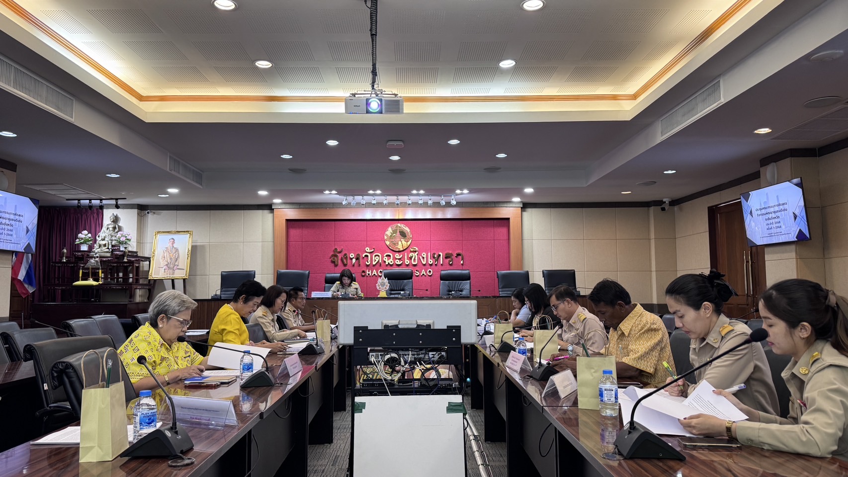 พช. ฉะเชิงเทรา จัดประชุมคณะกรรมการคัดสรรกิจกรรมพัฒนาชุมชนดีเด่นระดับจังหวัด ประจำปี 2568 ครั้งที่ 1/2568