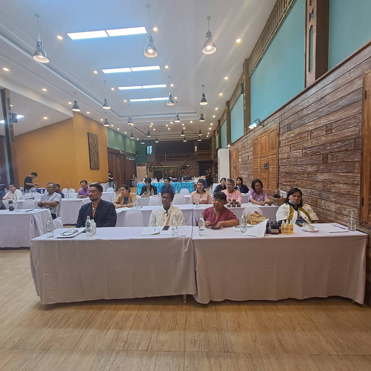 พช. ฉะเชิงเทรา ร่วมจำหน่ายผลิตภัณฑ์ OTOP ในงานสมโภชน์พระบรมราชานุสาวรีย์รัชกาลที่ 5 และส่งเสริมการท่องเที่ยวจังหวัดฉะเชิงเทรา