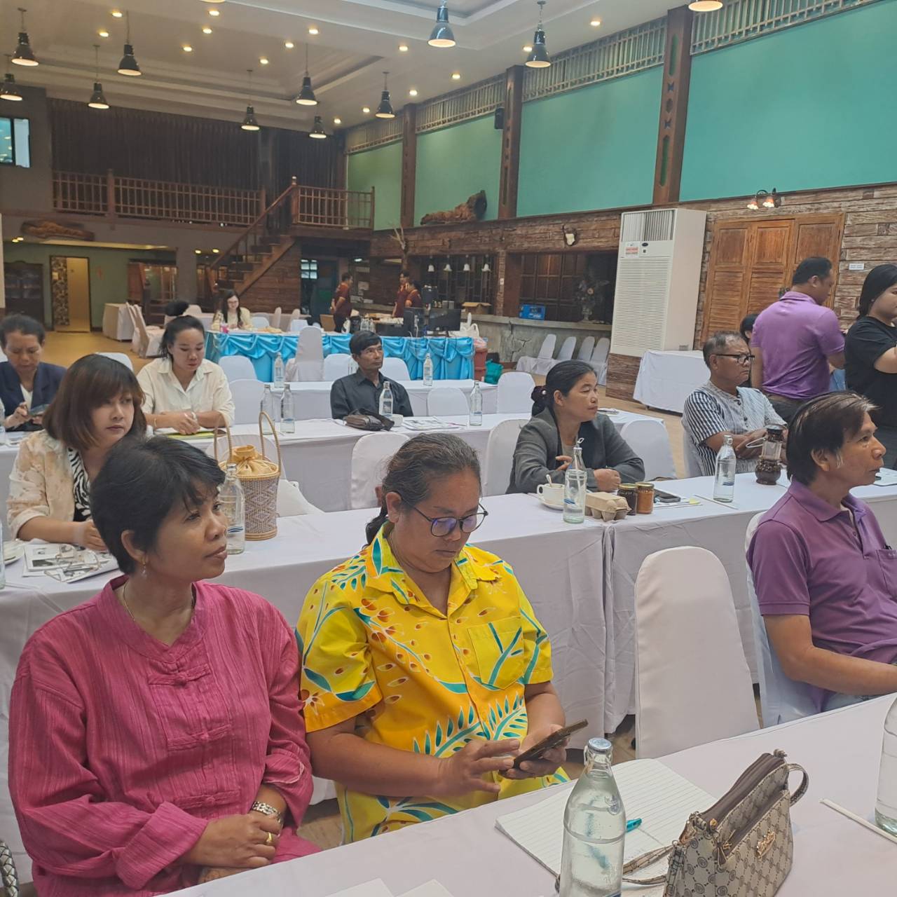 พช. ฉะเชิงเทรา ร่วมจำหน่ายผลิตภัณฑ์ OTOP ในงานสมโภชน์พระบรมราชานุสาวรีย์รัชกาลที่ 5 และส่งเสริมการท่องเที่ยวจังหวัดฉะเชิงเทรา