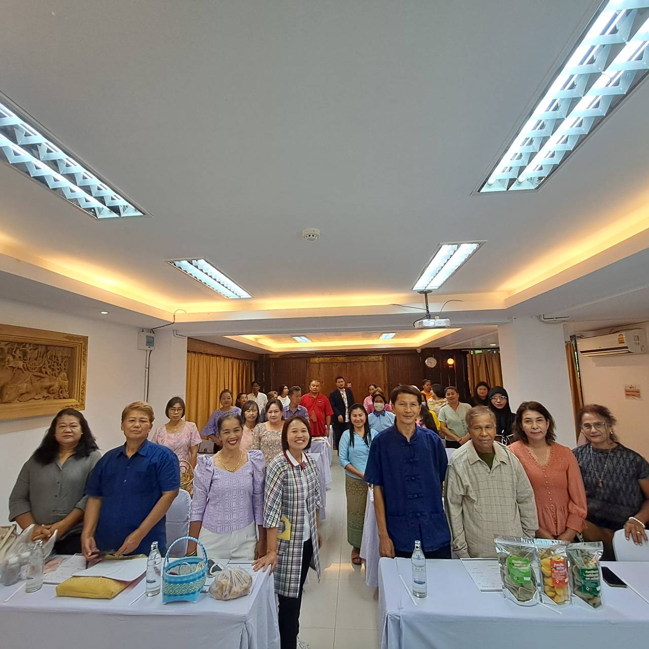 👗พช. ฉะเชิงเทรา ดำเนินโครงการพัฒนาผลิตภัณฑ์ OTOP โดยเครือข่ายองค์ความรู้ (Knowledge – Based : KBO) จังหวัด