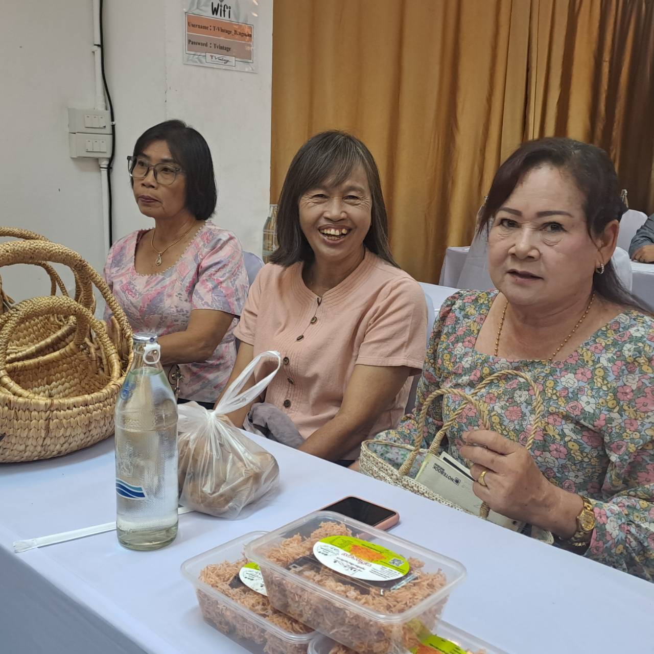 👗พช. ฉะเชิงเทรา ดำเนินโครงการพัฒนาผลิตภัณฑ์ OTOP โดยเครือข่ายองค์ความรู้ (Knowledge – Based : KBO) จังหวัด