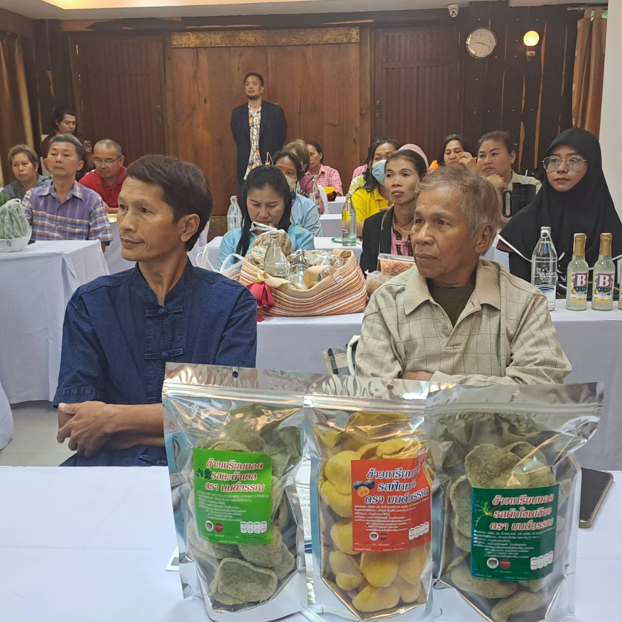 👗พช. ฉะเชิงเทรา ดำเนินโครงการพัฒนาผลิตภัณฑ์ OTOP โดยเครือข่ายองค์ความรู้ (Knowledge – Based : KBO) จังหวัด