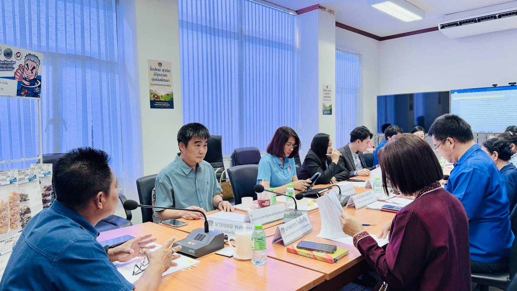 พช. ฉะเชิงเทรา ดำเนินขับเคลื่อน “โครงการ ๘ ริ้ว ๑๐ แผง ๑๐๐ ร้าน OTOP”