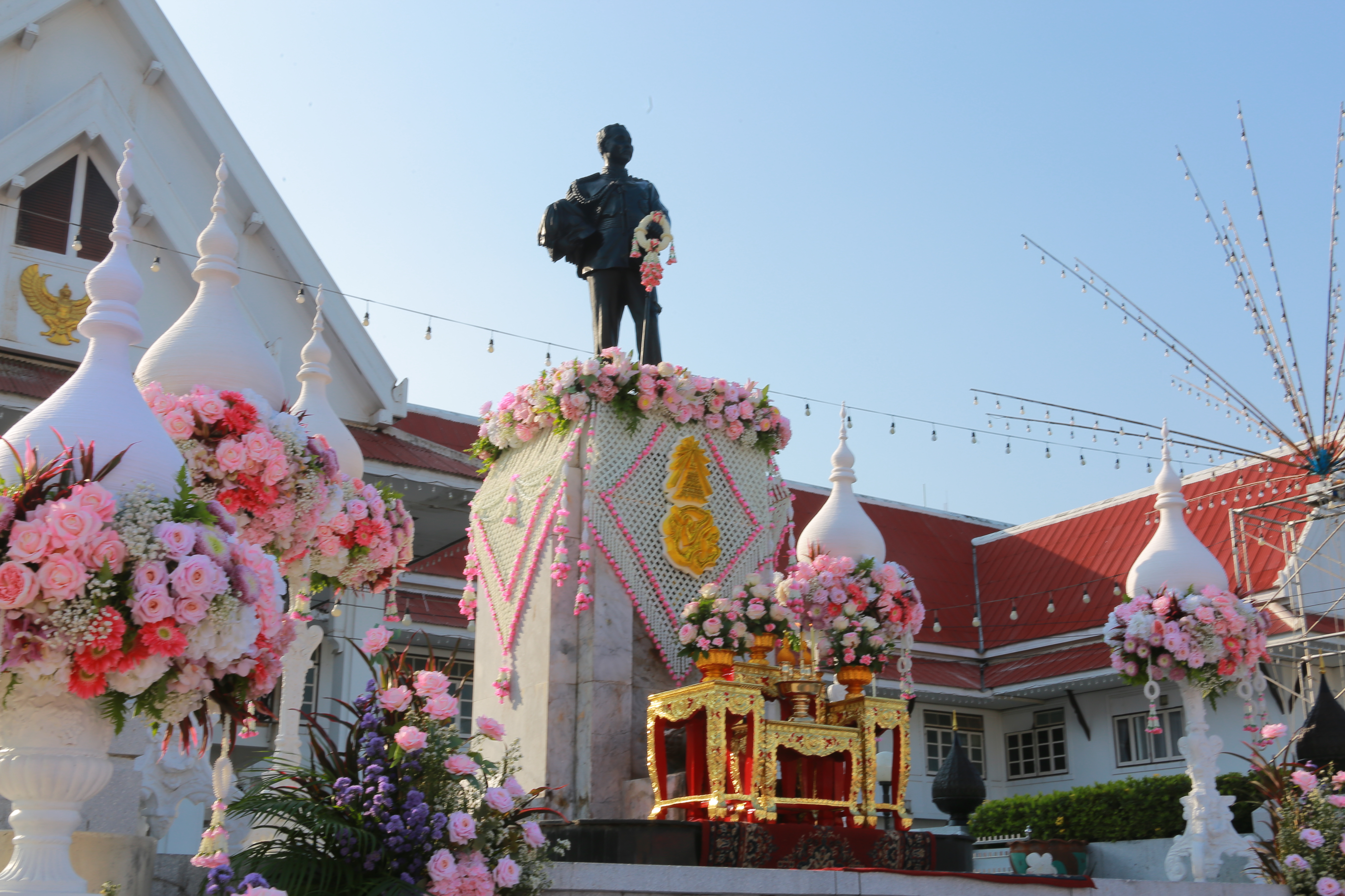 พช.แปดริ้วร่วมพิธีบวงสรวงถวายราชสักการะ และสวดพระพุทธมนต์ถวายเป็นพระราชกุศล แด่รัชกาลที่ 5