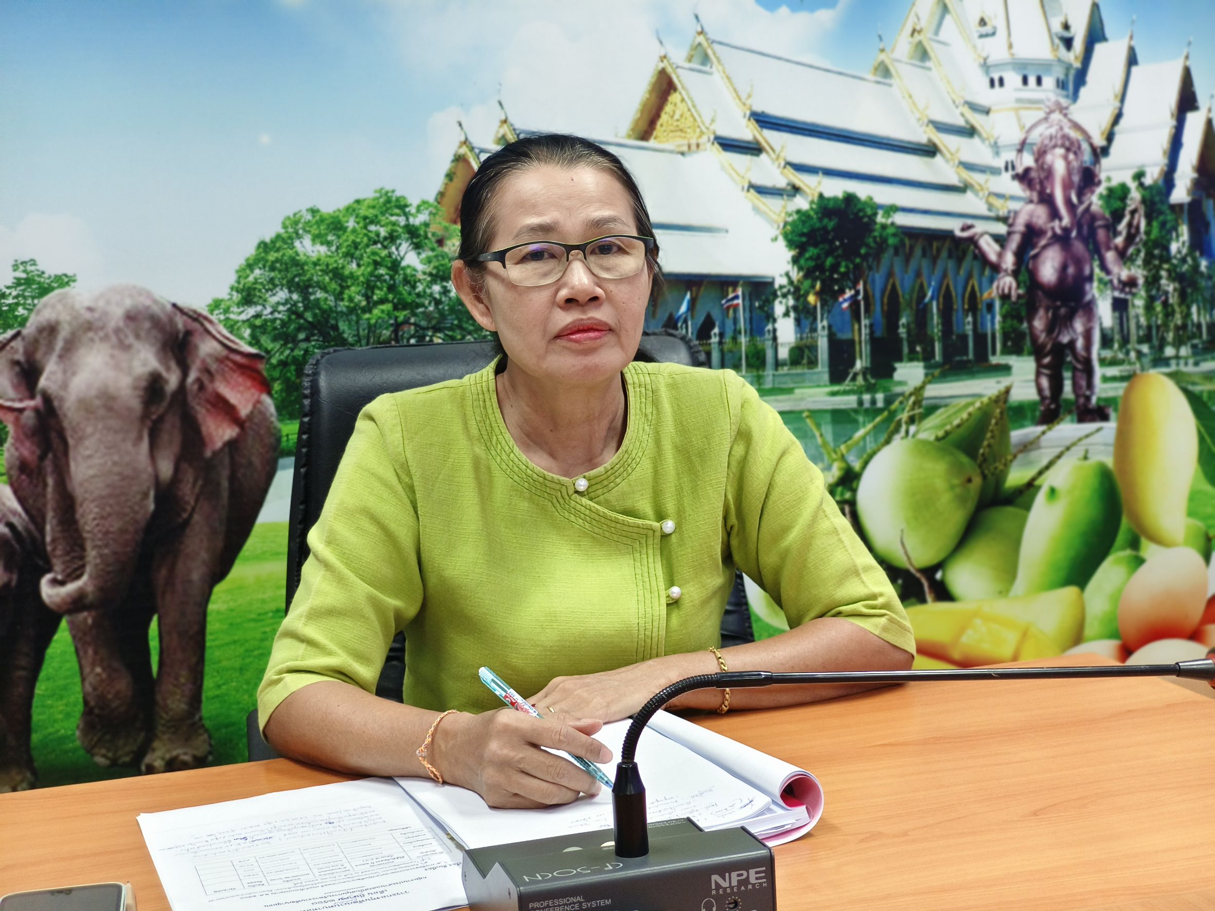 พช.ฉะเชิงเทรา ร่วมประชุมชี้แจงเร่งรัด กำกับ ติดตาม การดำเนินงานกองทุนพัฒนาบทบาทสตรี ผ่านระบบ Video Conference