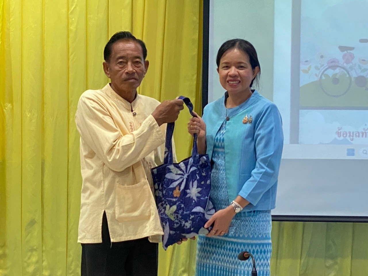 พช.ฉะเชิงเทรา สนับสนุนและให้ข้อมูลการดำเนินงานสารสนเทศตำบลต้นแบบเพื่อพัฒนาคุณภาพชีวิต