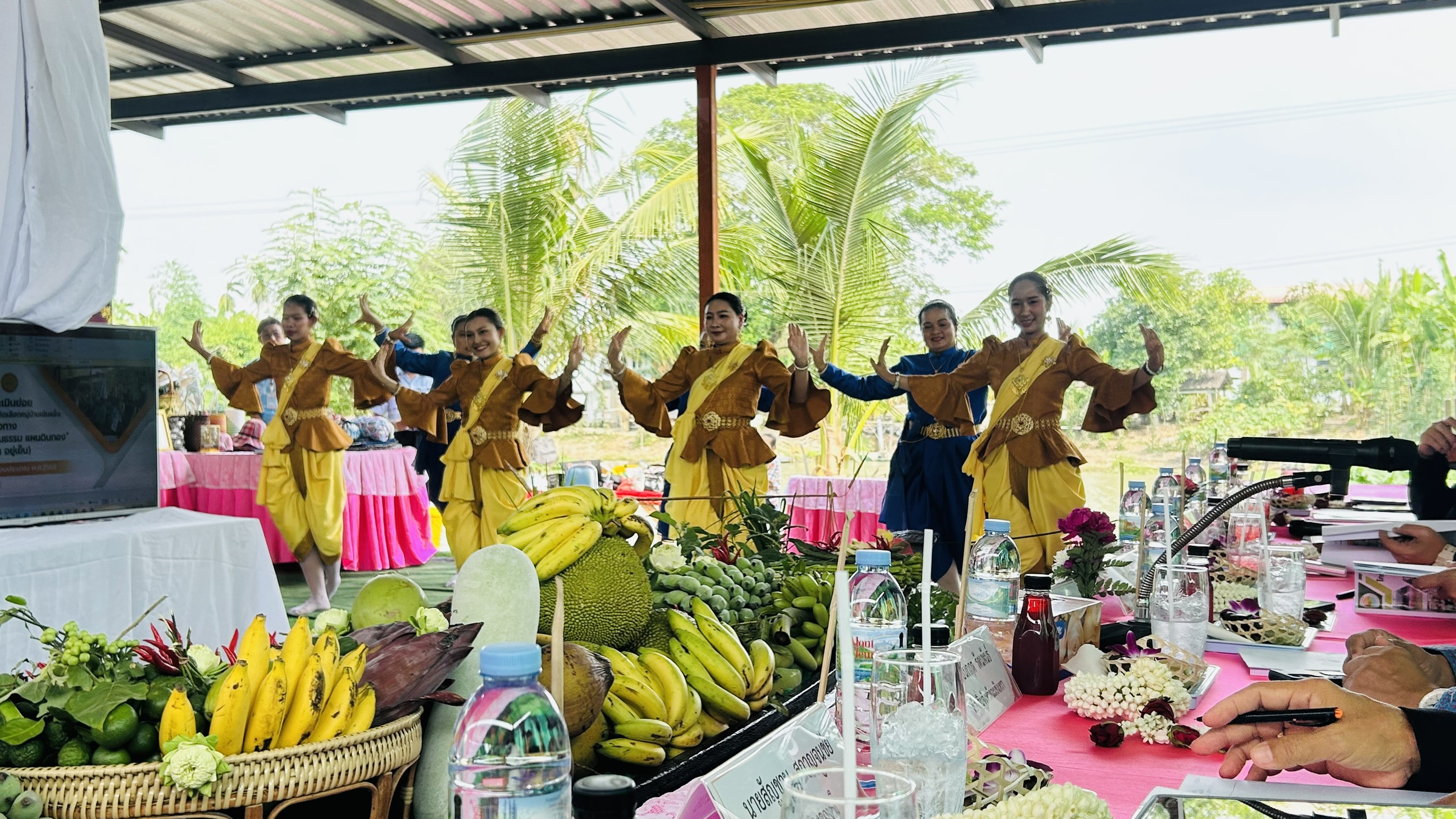 พช.ฉะเชิงเทรา ลงพื้นที่ร่วมคัดเลือกหมู่บ้านเข้มแข็งตามแนวทาง “แผ่นดินธรรม แผ่นดินทอง“ (อยู่เย็น เป็นสุข) ประจำปี 2568