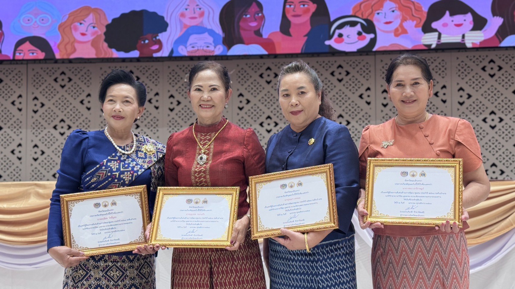 💃พช.แปดริ้ว ร่วมงานวันสตรีสากล สมัชชาสตรีและครอบครัว ประจำปี 2568