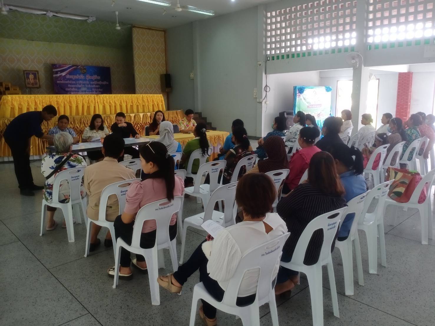 พช.แปดริ้ว ปูพรมติดตามหนี้! เสริมโอกาสใหม่แก่ลูกหนี้กองทุนพัฒนาบทบาทสตรี เดินหน้ากระบวนการไกล่เกลี่ยข้อพิพาท ครบทั้ง 11 อำเภอของฉะเชิงเทรา ⚖️✨