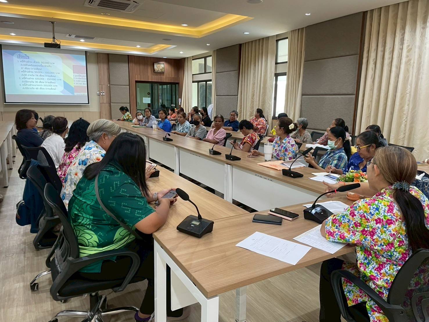 พช.แปดริ้ว ปูพรมติดตามหนี้! เสริมโอกาสใหม่แก่ลูกหนี้กองทุนพัฒนาบทบาทสตรี เดินหน้ากระบวนการไกล่เกลี่ยข้อพิพาท ครบทั้ง 11 อำเภอของฉะเชิงเทรา ⚖️✨