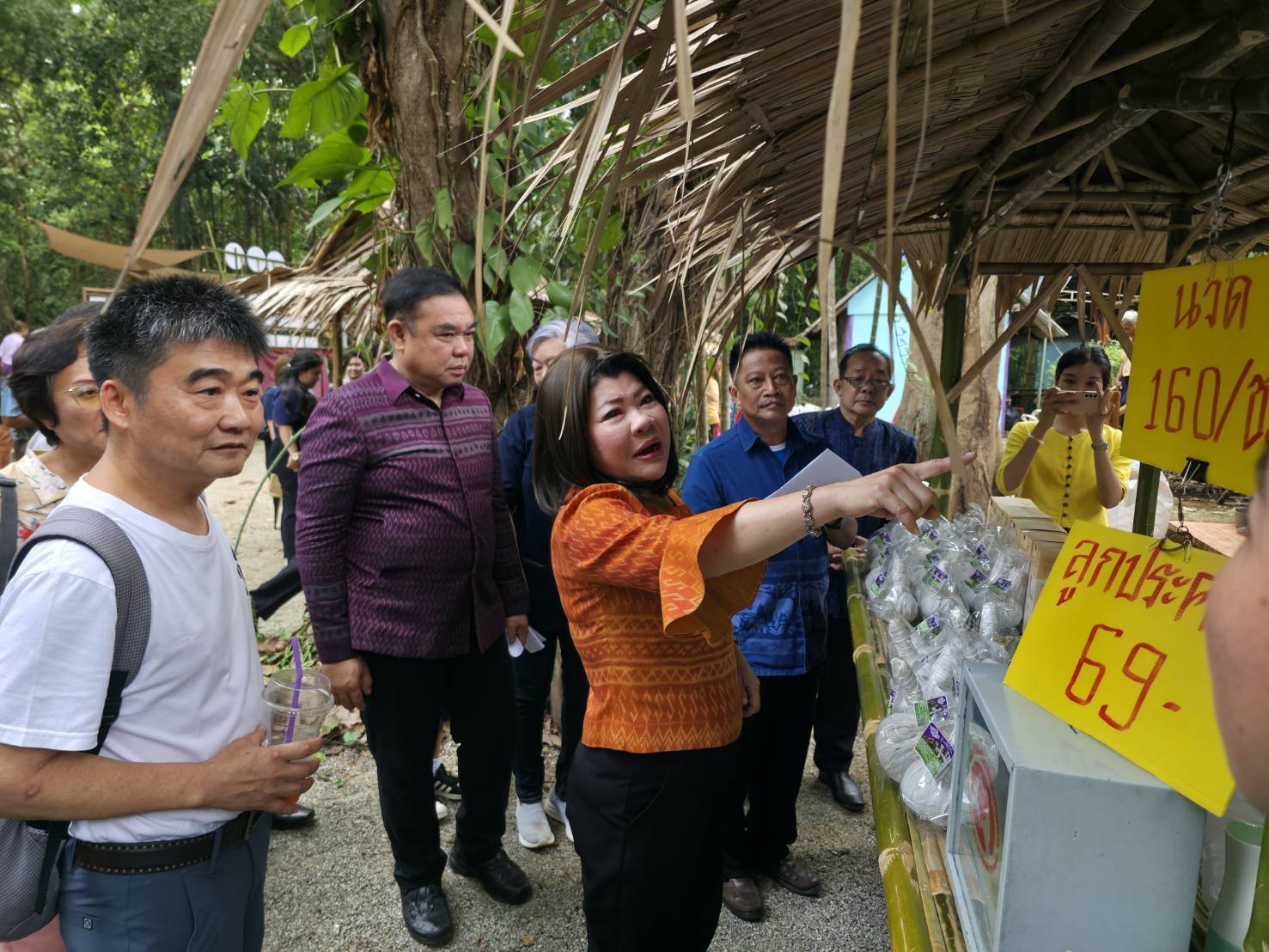 🎡พช.ฉะเชิงเทรา ร่วมพิธีเปิดโครงการส่งเสริมการท่องเที่ยวเชิงสร้างสรรค์ กิจกรรมส่งเสริมการเรียนรู้ที่นักท่องเที่ยวลงมือปฏิบัติ (D-Hope)