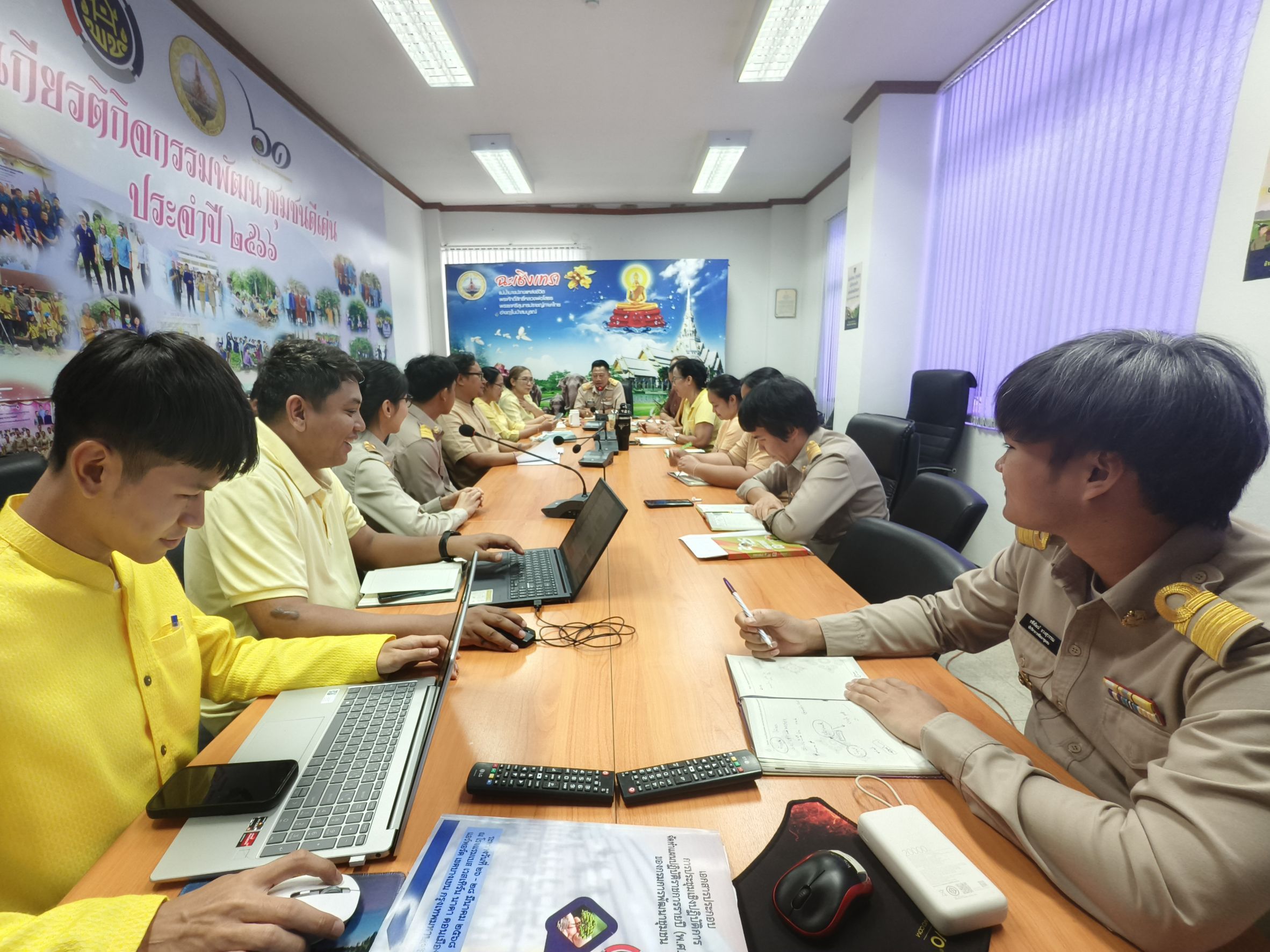 “Monday Talk!” การประชุมติดตามผลการดำเนินงาน พร้อมต้อนรับนักวิชาการพัฒนาชุมชนบรรจุใหม่ เข้ารายงานตัวต่อรองผู้ว่าราชการจังหวัดฉะเชิงเทรา