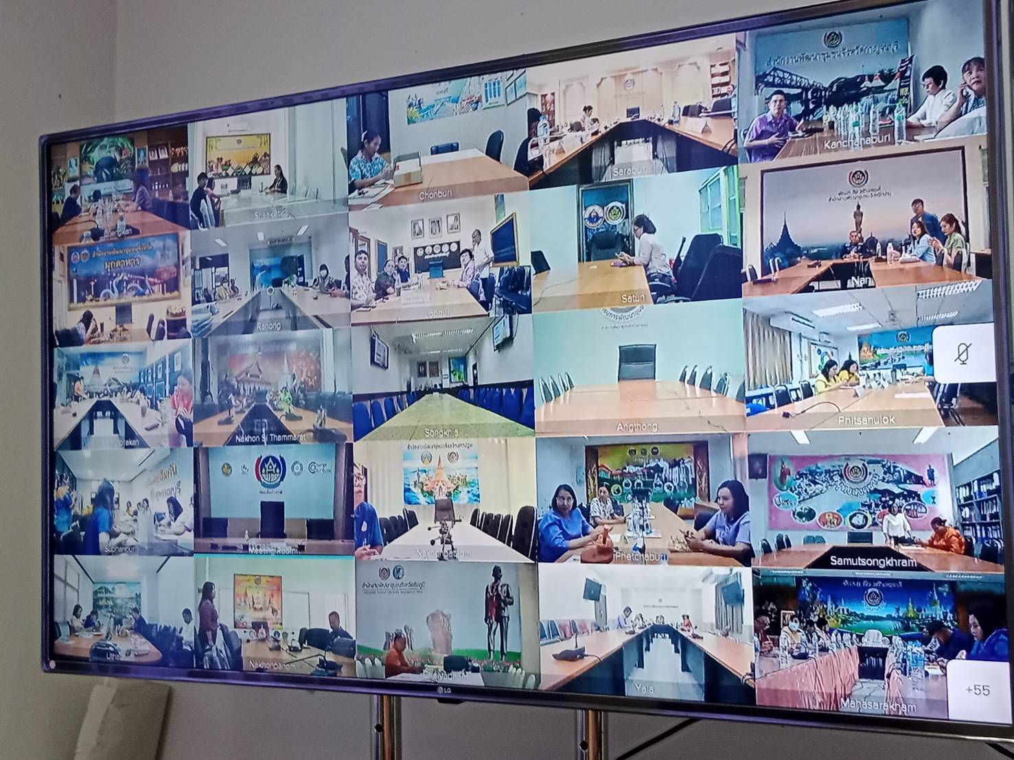 พช. แปดริ้ว ร่วมขับเคลื่อนโครงการถ่ายทอดองค์ความรู้การเป็นพี่เลี้ยงพัฒนากร เสริมแกร่ง “คน พช.” เก่ง ดี มีความสุข ด้วยหัวใจพัฒนาชุมชน