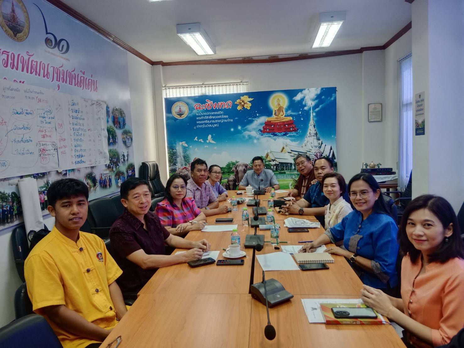 พช. แปดริ้ว ร่วมขับเคลื่อนโครงการถ่ายทอดองค์ความรู้การเป็นพี่เลี้ยงพัฒนากร เสริมแกร่ง “คน พช.” เก่ง ดี มีความสุข ด้วยหัวใจพัฒนาชุมชน