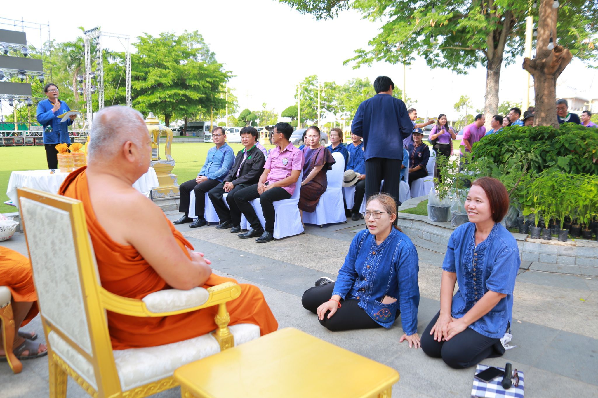 จังหวัดฉะเชิงเทราเดินหน้าส่งเสริมการพัฒนาชุมชนอย่างยั่งยืน ผ่านกิจกรรม “วัดโสธรฯ มีรัก ปลูกผักแบ่งปัน” ซึ่งจัดขึ้นเมื่อวันที่ 4 เมษายน 2568 ณ แปลงผัก วัดโสธรวราราม วรวิหาร โดยมีเป้าหมายเพื่อสร้างแหล่งอาหารชุมชน และส่งเสริมการพึ่งพาตนเองตามหลักเศรษฐกิจพอเพียง