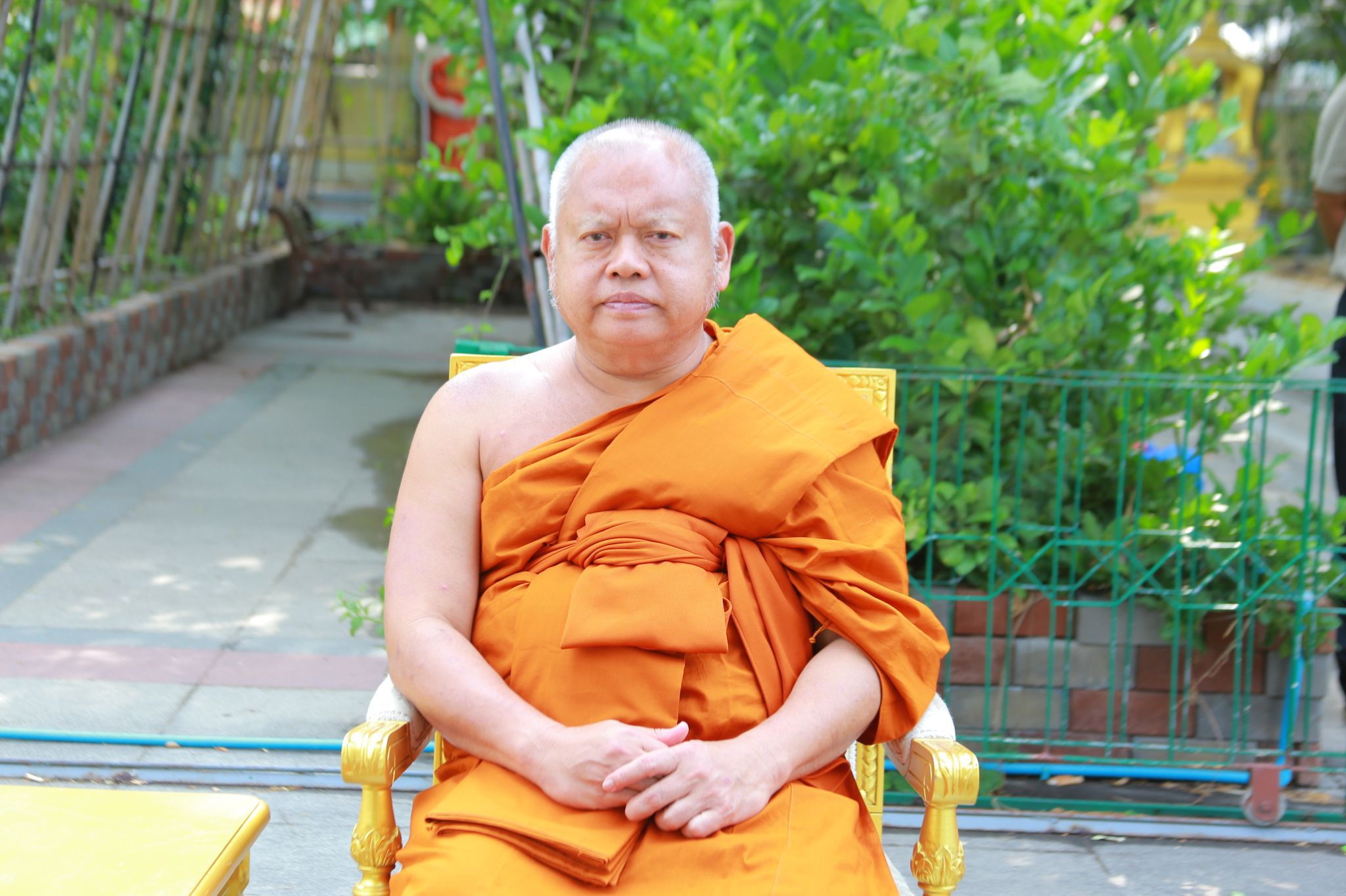 จังหวัดฉะเชิงเทราเดินหน้าส่งเสริมการพัฒนาชุมชนอย่างยั่งยืน ผ่านกิจกรรม “วัดโสธรฯ มีรัก ปลูกผักแบ่งปัน” ซึ่งจัดขึ้นเมื่อวันที่ 4 เมษายน 2568 ณ แปลงผัก วัดโสธรวราราม วรวิหาร โดยมีเป้าหมายเพื่อสร้างแหล่งอาหารชุมชน และส่งเสริมการพึ่งพาตนเองตามหลักเศรษฐกิจพอเพียง