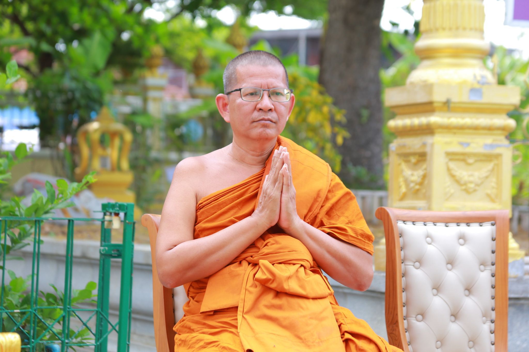 จังหวัดฉะเชิงเทราเดินหน้าส่งเสริมการพัฒนาชุมชนอย่างยั่งยืน ผ่านกิจกรรม “วัดโสธรฯ มีรัก ปลูกผักแบ่งปัน” ซึ่งจัดขึ้นเมื่อวันที่ 4 เมษายน 2568 ณ แปลงผัก วัดโสธรวราราม วรวิหาร โดยมีเป้าหมายเพื่อสร้างแหล่งอาหารชุมชน และส่งเสริมการพึ่งพาตนเองตามหลักเศรษฐกิจพอเพียง