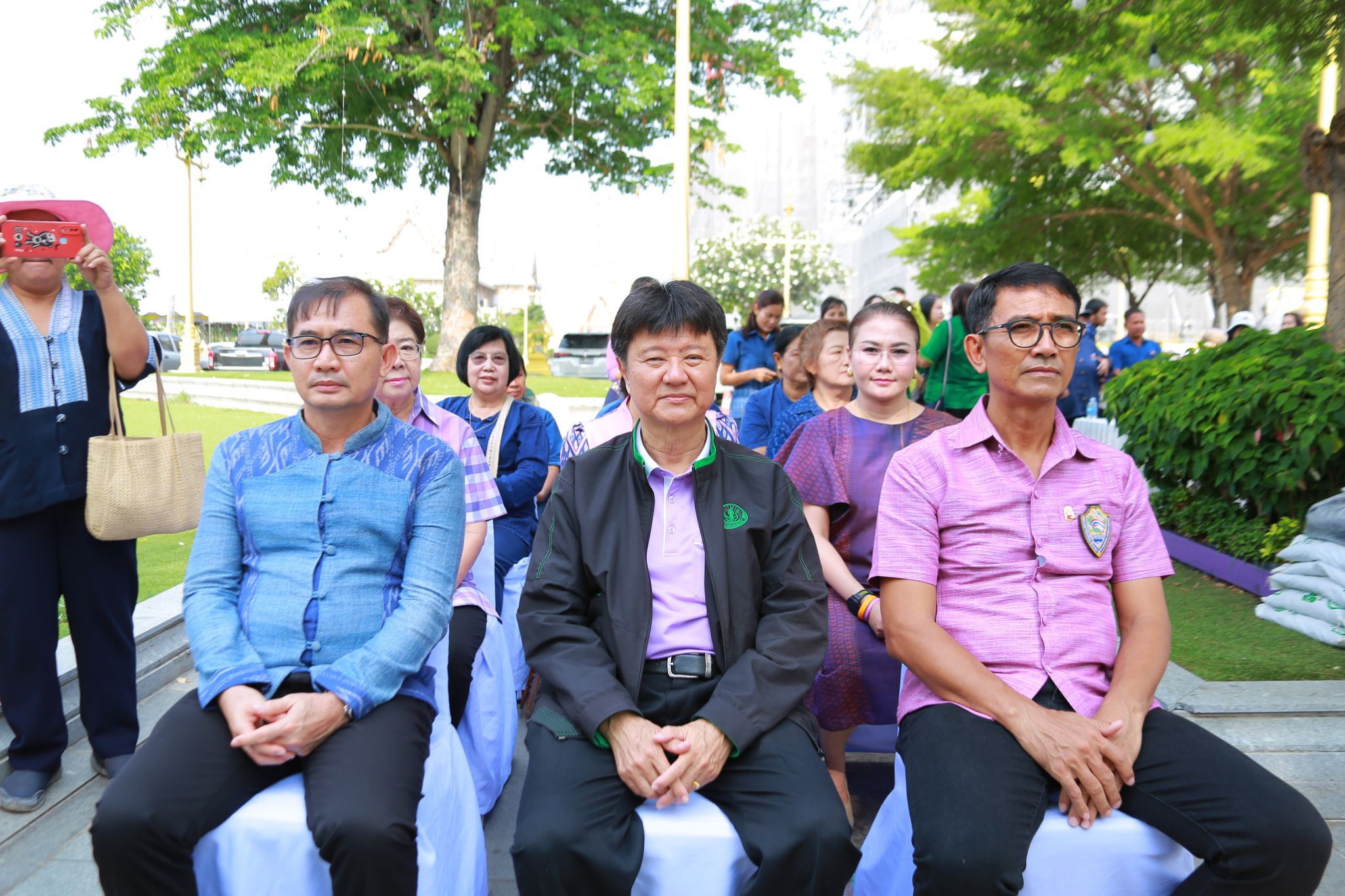 จังหวัดฉะเชิงเทราเดินหน้าส่งเสริมการพัฒนาชุมชนอย่างยั่งยืน ผ่านกิจกรรม “วัดโสธรฯ มีรัก ปลูกผักแบ่งปัน” ซึ่งจัดขึ้นเมื่อวันที่ 4 เมษายน 2568 ณ แปลงผัก วัดโสธรวราราม วรวิหาร โดยมีเป้าหมายเพื่อสร้างแหล่งอาหารชุมชน และส่งเสริมการพึ่งพาตนเองตามหลักเศรษฐกิจพอเพียง