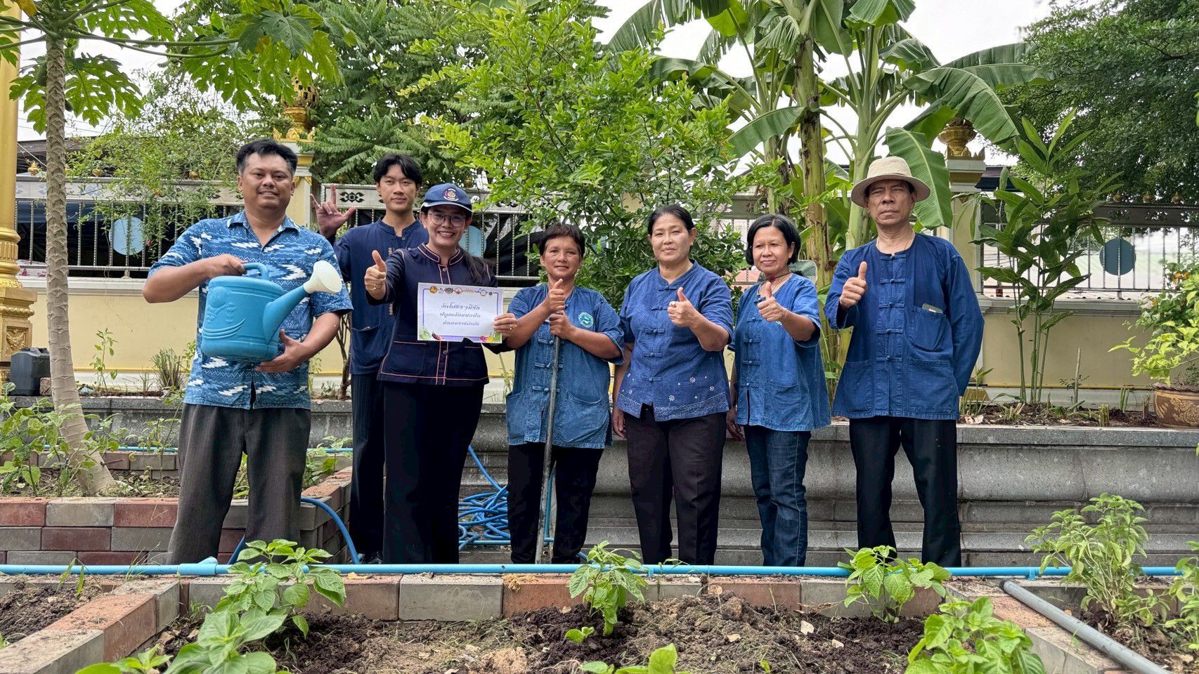 จังหวัดฉะเชิงเทราเดินหน้าส่งเสริมการพัฒนาชุมชนอย่างยั่งยืน ผ่านกิจกรรม “วัดโสธรฯ มีรัก ปลูกผักแบ่งปัน” ซึ่งจัดขึ้นเมื่อวันที่ 4 เมษายน 2568 ณ แปลงผัก วัดโสธรวราราม วรวิหาร โดยมีเป้าหมายเพื่อสร้างแหล่งอาหารชุมชน และส่งเสริมการพึ่งพาตนเองตามหลักเศรษฐกิจพอเพียง