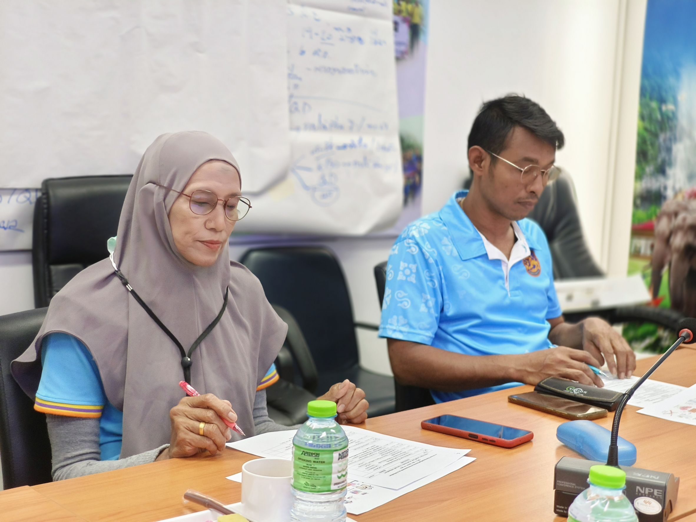 ประชุมเตรียมความพร้อมจัดอบรมวิทยากรกระบวนการกองทุนแม่ของแผ่นดิน (ครู ค) จังหวัดฉะเชิงเทรา