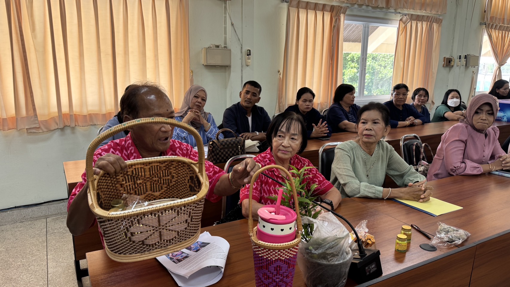 พช.ฉะเชิงเทรา เดินหน้าคัดสรรกิจกรรมพัฒนาชุมชนและคนกองทุนพัฒนาบทบาทสตรีดีเด่น ปี ๖๘ (วันที่สอง)