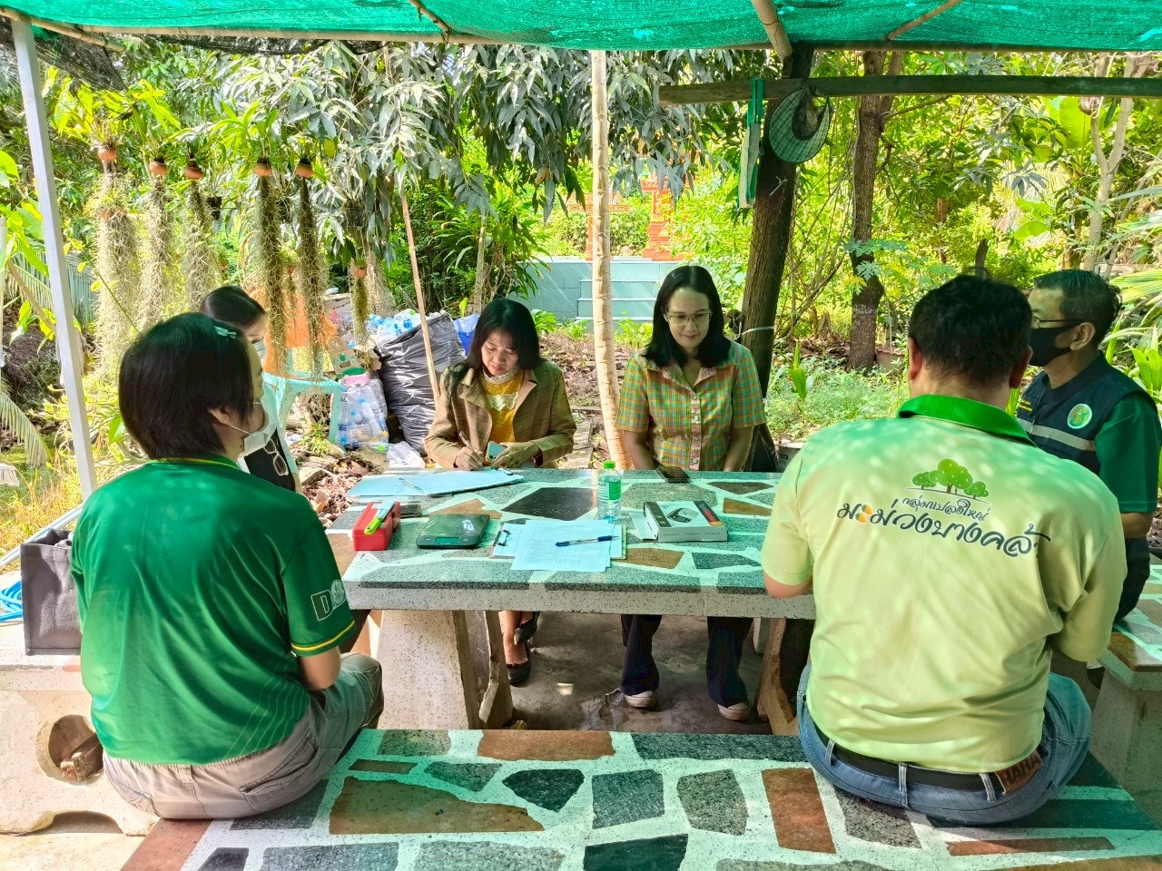 🎡พช.ฉะเชิงเทรา ร่วมลงพื้นที่ตรวจประเมินตามระบบควบคุมคุณภาพสินค้าสิ่งบ่งชี้ทางภูมิศาสตร์ ”มะม่วงเขียวเสวยแปดริ้ว มะม่วงขายตึกแปดริ้ว และมะม่วงแรดแปดริ้ว”