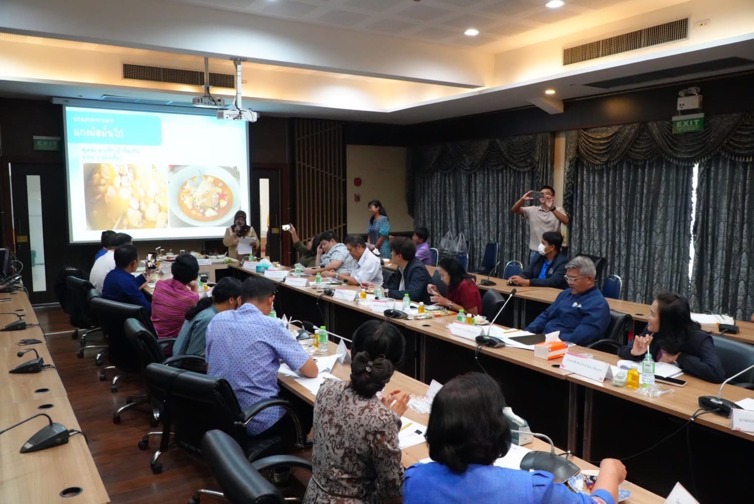 🎡พช.ฉะเชิงเทรา ร่วมประชุมคณะกรรมการคัดเลือกเมนูอาหารถิ่นของจังหวัดฉะเชิงเทรา โครงการส่งเสริมและพัฒนายกระดับอาหารถิ่น สู่มรดกทางวัฒนธรรมและอัตลักษณ์ความเป็นไทย (Thailand Best Local Food) “รสชาติที่หายไป The Lost Taste“ ประจำปีงบประมาณ พ.ศ.2568 จังหวัดฉะเชิงเทรา ครั้งที่ 1/2568