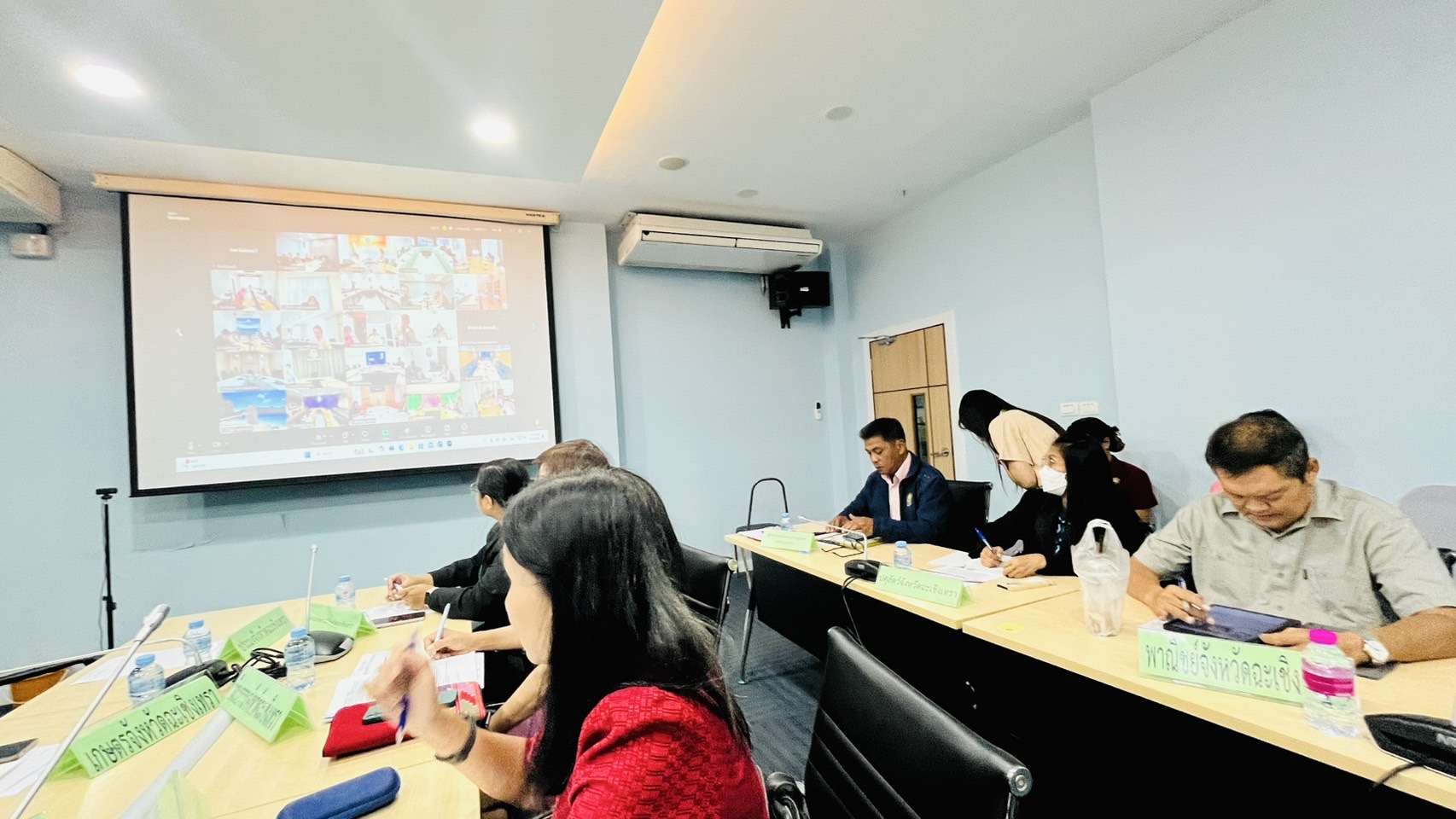 ร่วมรับฟังการประชุมชี้แจงแนวทางการขับเคลื่อนการท่องเที่ยวชุมชนที่มุ่งเน้นการพัฒนาอัตลักษณ์ของจังหวัด/ชุมชน ผ่านระบบ Zoom Meeting