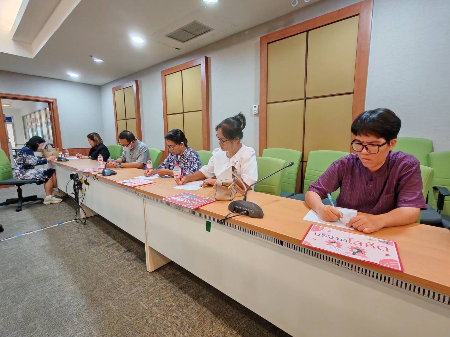 พช. แปดริ้ว ร่วมบริจาคโลหิตถวายเป็นพระราชกุศล ครั้งที่ 3/2568