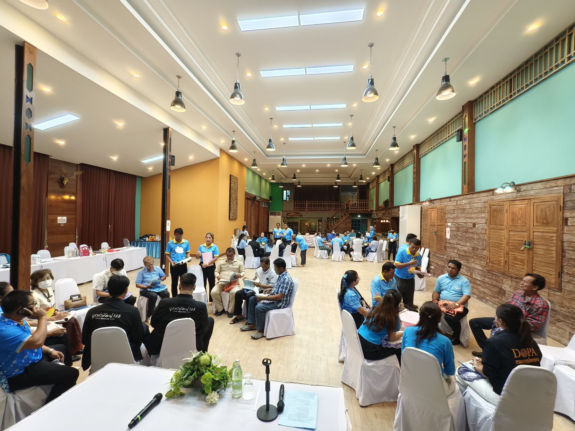 📰 พช.แปดริ้ว ร่วมกับเครือข่ายกองทุนแม่ของแผ่นดินจังหวัดฉะเชิงเทรา อบรมวิทยากรกระบวนการกองทุนแม่ของแผ่นดิน (ครู ค) วันแรก เสริมพลังชุมชนต้านภัยยาเสพติด 💪🇹🇭