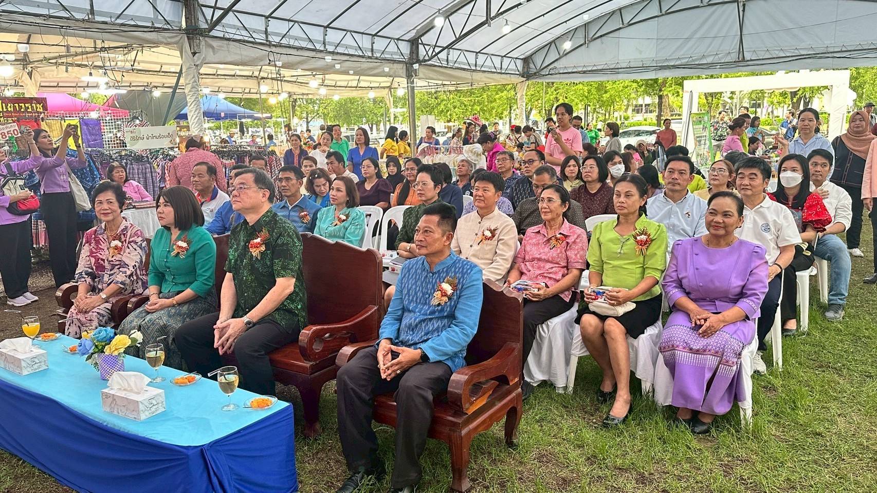 🛍️พช.ฉะเชิงเทรา เปิดกิจกรรมทดสอบตลาด “มหกรรมสินค้าชุมชน OTOP ของดี 8 ริ้ว” ตามโครงการส่งเสริมกระบวนการเครือข่ายองค์ความรู้  (Knowledge – Based OTOP : KBO) จังหวัด และโครงการพัฒนาผลิตภัณฑ์ OTOP กลุ่มปรับตัวสู่การพัฒนา (Quadrant D) ให้มีคุณภาพมาตรฐาน