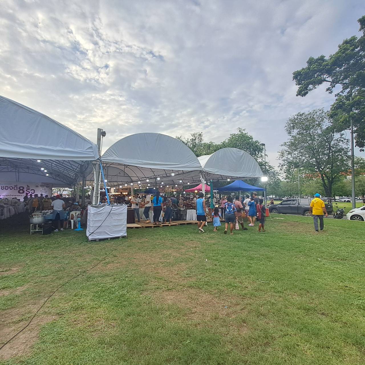 🛍️พช. ฉะเชิงเทรา จัดกิจกรรมทดสอบตลาด “มหกรรมสินค้าชุมชน OTOP ของดี 8 ริ้ว” (วันที่สาม)